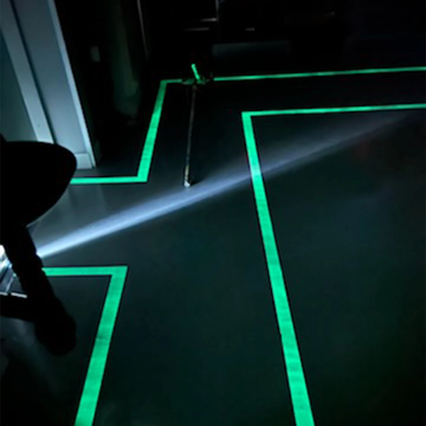 Marquage au sol luminescent d'un entrepôt en région midi-pyrénées